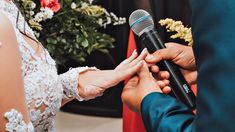 La historia del matrimonio de Kuwait que duró tan solo tres minutos desde el casamiento. La historia del matrimonio de Kuwait que duró tan solo tres minutos desde el casamiento.