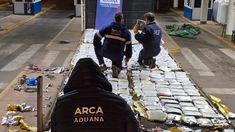 Descubrieron 700 kilos de marihuana en un camión que transportaba arroz desde Paraguay. Descubrieron 700 kilos de marihuana en un camión que transportaba arroz desde Paraguay.