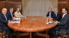 La foto de la reunión entre Caputo y la UIA. La foto de la reunión entre Caputo y la UIA.