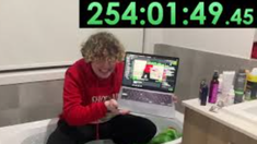 El youtuber tuvo alucinaciones y cambios de humor en medio del reto viral. El youtuber tuvo alucinaciones y cambios de humor en medio del reto viral.