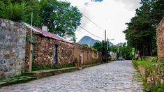 Con una población que apenas supera las 300 personas, La Carolina es un fiel testimonio de la historia minera que marcó a la región Con una población que apenas supera las 300 personas, La Carolina es un fiel testimonio de la historia minera que marcó a la región