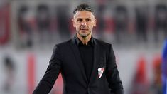 Martín Demichelis estaría en la mira de Bayern München. Martín Demichelis estaría en la mira de Bayern München.