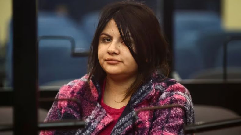 Brenda Uliarte durante la audiencia en Comodoro Py.