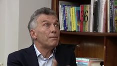 Macri pidió disculpas porque el micrófono terminó en el agua. Macri pidió disculpas porque el micrófono terminó en el agua.