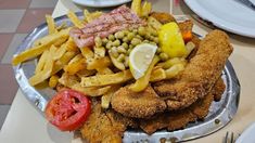 El bodegón barato de Buenos Aires con pizzas, milanesas y costeletas de ternera. El bodegón barato de Buenos Aires con pizzas, milanesas y costeletas de ternera.