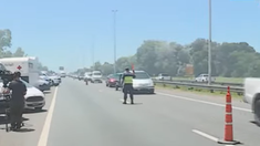 Se abrió al tránsito la autopista. Se abrió al tránsito la autopista.