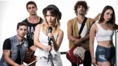 La gente siempre quiere ver una formación, una banda, como en los ochenta La gente siempre quiere ver una formación, una banda, como en los ochenta