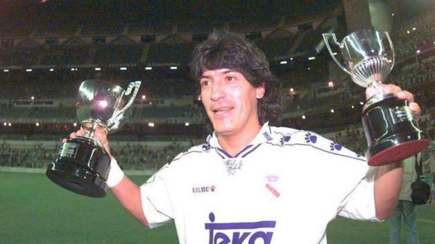 Este jugador fue un goleador estrella en la década del 90.