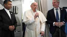 El papa Francisco visitó Indonesia entre el 3 y 6 de septiembre, en el marco de su gira por Asia y Oceanía. El papa Francisco visitó Indonesia entre el 3 y 6 de septiembre, en el marco de su gira por Asia y Oceanía.