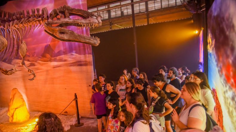 Los famosos dijeron presente en la avant premier de Era Cretácica en La