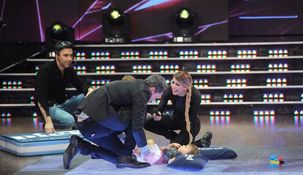 El show de Marcelo Tinelli y las gemelas de Cinthia Fernández: cambio de pañal en vivo El show de Marcelo Tinelli y las gemelas de Cinthia Fernández: cambio de pañal en vivo