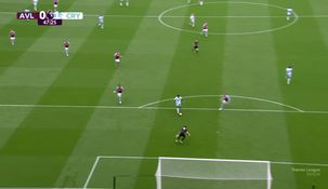 El blooper de Dibu que le costó un gol a Aston Villa.