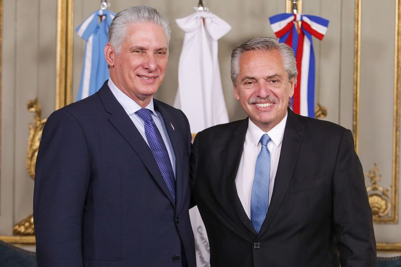 Alberto Fernández se reunió con el presidente de Cuba para profundizar la relación bilateral.