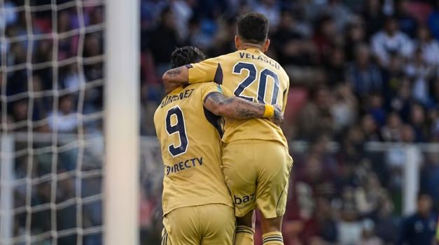 Giménez y Velasco, autores de los goles del Xeneize.