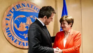 Tras largas reuniones, el FMI desembolsará u$s5.200 millones en marzo tras revisar metas con Argentina. Tras largas reuniones, el FMI desembolsará u$s5.200 millones en marzo tras revisar metas con Argentina.