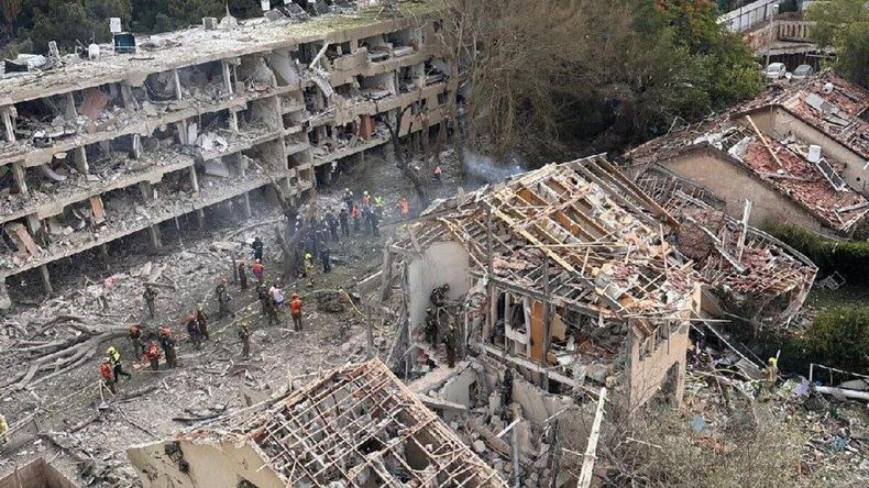 Edificios residenciales de Tel Aviv fueron alcanzados por misiles iraníes el domingo 22 de junio.