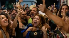 En todo Brasil se multiplicaron los festejos por la coronación de Aun estoy aquí en los Premios Oscar como mejor película extranjera. En todo Brasil se multiplicaron los festejos por la coronación de Aun estoy aquí en los Premios Oscar como mejor película extranjera.