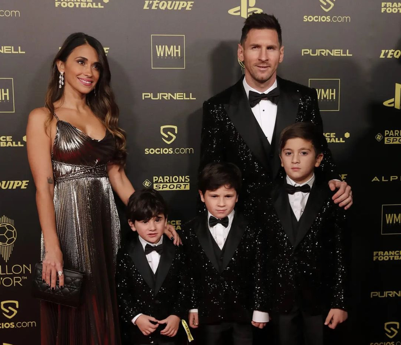 Balón de Oro 2021: el imponente look de Messi, Antonella Roccuzzo y sus  hijos