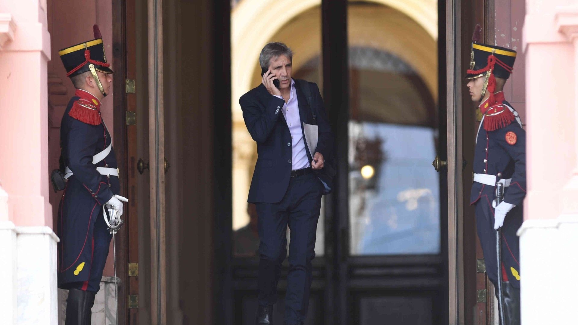 Javier Milei encabezó la tercera reunión de Gabinete y Caputo explicó los anuncios económicos