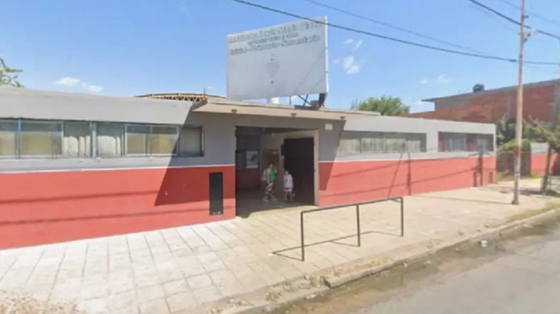González Catán: llevó un arma a la escuela y se le disparó en la mochila