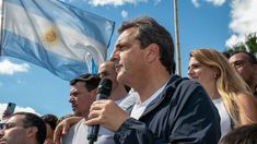 Sergio Massa convocó a defender los derechos laborales y las jubilaciones. Sergio Massa convocó a defender los derechos laborales y las jubilaciones.