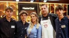 Wanda Nara y Maxi López en MasterChef Celebrity junto a sus tres hijos. Wanda Nara y Maxi López en MasterChef Celebrity junto a sus tres hijos.