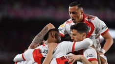 Los jugadores de River festejan el gol de Borja. Los jugadores de River festejan el gol de Borja.
