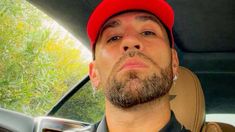 Otamendi sorprendió con un look cómodo y urbano. Otamendi sorprendió con un look cómodo y urbano.