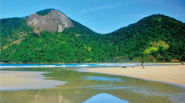 La Praia Dois Rios es considerada una de las más lindas de todo Ilha Grande