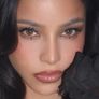 Emilia Mernes celebró la llegada de sus 30 años con un impactante look total black y un festejo íntimo.