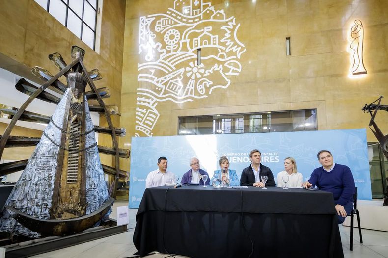 La conferencia de prensa en la Casa de la Provincia de Buenos Aires donde se informó la logística.