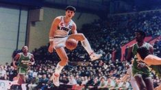 Probablemente el genio más amado y odiado de la historia del básquet mundial. Probablemente el genio más amado y odiado de la historia del básquet mundial.