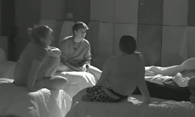 Eran 5 las participantes que se encontraban conversando.