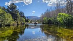 Este pueblo está rodeado por numerosos ríos y arroyos. Este pueblo está rodeado por numerosos ríos y arroyos.