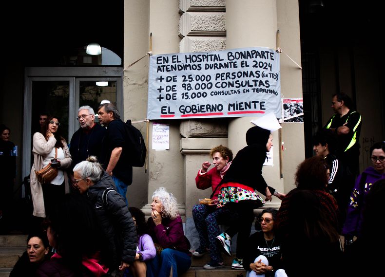 Los trabajadores reclaman por la salud mental.