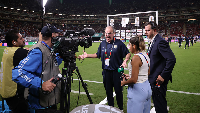 El exabrupto de Marcelo Bielsa tras la eliminación de Uruguay en el Mundial 2026 dio la vuelta al mundo.