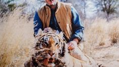 Garfunkel pidió disculpas en Twitter por las fotos cazando animales pero después se arrepintió Garfunkel pidió disculpas en Twitter por las fotos cazando animales pero después se arrepintió