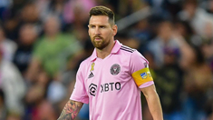 Lionel Messi es el segundo futbolista mejor pago. Lionel Messi es el segundo futbolista mejor pago.