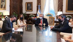 La firma del congelamiento se realizó en Casa Rosada.