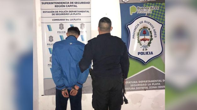 Video Quiso Evitar Un Control De Tránsito Y Arrastró A Un Inspector Durante Tres Cuadras