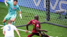 Lukaku no estuvo fino en la definición y Eslovaquia le ganó a Bélgica. Lukaku no estuvo fino en la definición y Eslovaquia le ganó a Bélgica.