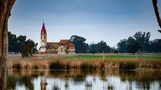 Un viaje de 6 horas rumbo a Tres Arroyos puede llevar a sus visitantes directo a la cultura española de antaño. Un viaje de 6 horas rumbo a Tres Arroyos puede llevar a sus visitantes directo a la cultura española de antaño.