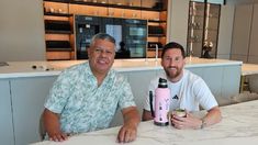 Chiqui y la Pulga compartieron un mate. Chiqui y la Pulga compartieron un mate.