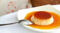 Esta receta de flan es súper fácil.