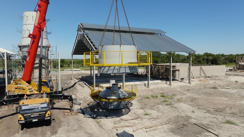 La planta est&aacute; ubicada en el Polo Cient&iacute;fico.