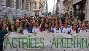 El pedido del movimiento de Actrices Argentinas para la expulsión de Gionola de la AAA.