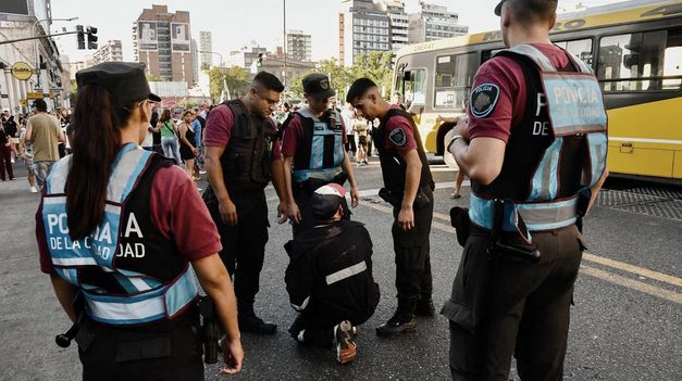 Rusconi aseguró que los fiscales deben controlar el accionar policial.