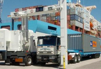El Código Aduanero establece que algunas mercaderías que quedan bajo la custodia de la Aduana deben ser comercializadas en remates o por medio de una subasta pública.