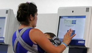 Los beneficiarios de la AUH cobrarán un monto extra.