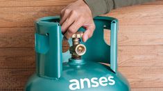 El Programa Hogar garantiza un subsidio al gas envasado para familias sin conexión a la red natural. El Programa Hogar garantiza un subsidio al gas envasado para familias sin conexión a la red natural.